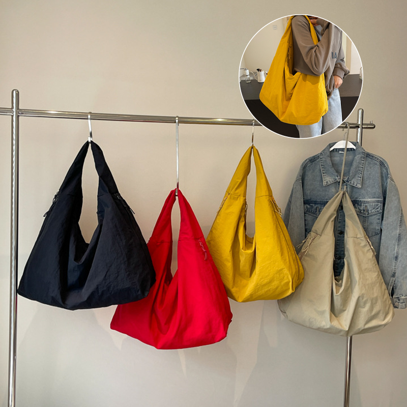 Sac fourre-tout drapé texturé de couleur unie pour femmes