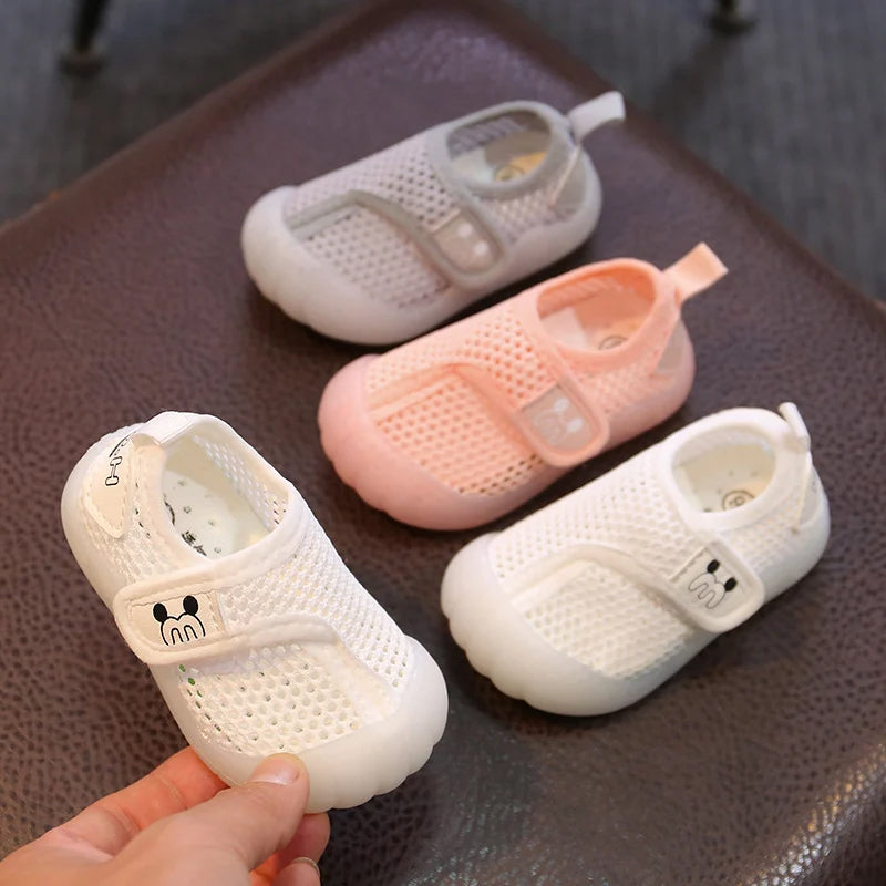 Chaussures antidérapantes en maille pour bébé