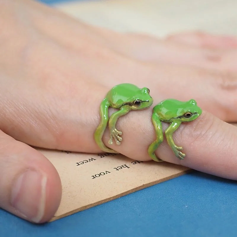 Bague et boucles d'oreilles mignonnes avec grenouille arboricole