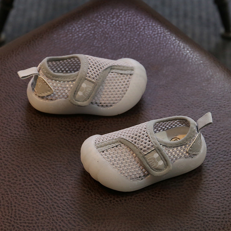 Chaussures antidérapantes en maille pour bébé