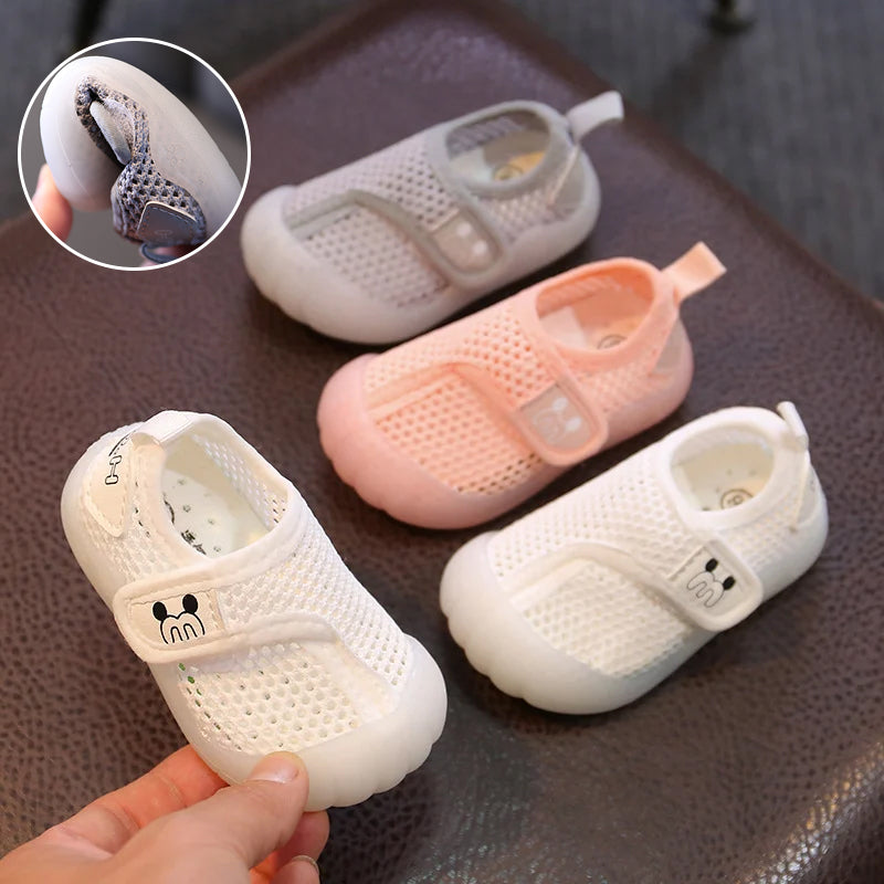 Chaussures antidérapantes en maille pour bébé