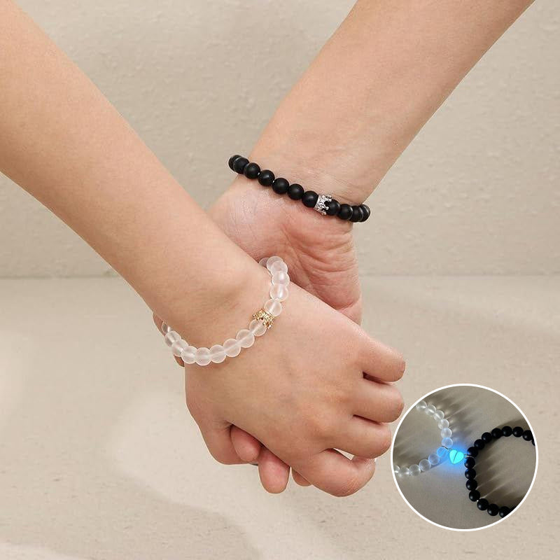 Bracelet de perles lumineux pour couple avec couronne et cœur - Lot de 2