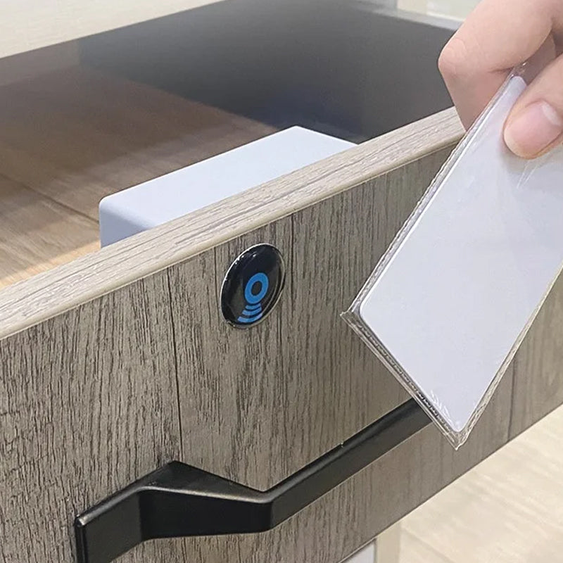 Elektronisch kastslot DIY voor houten ladekasten